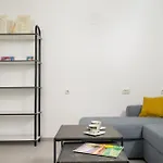Luna * Premantura