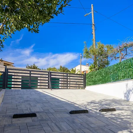 Luna Apartament *